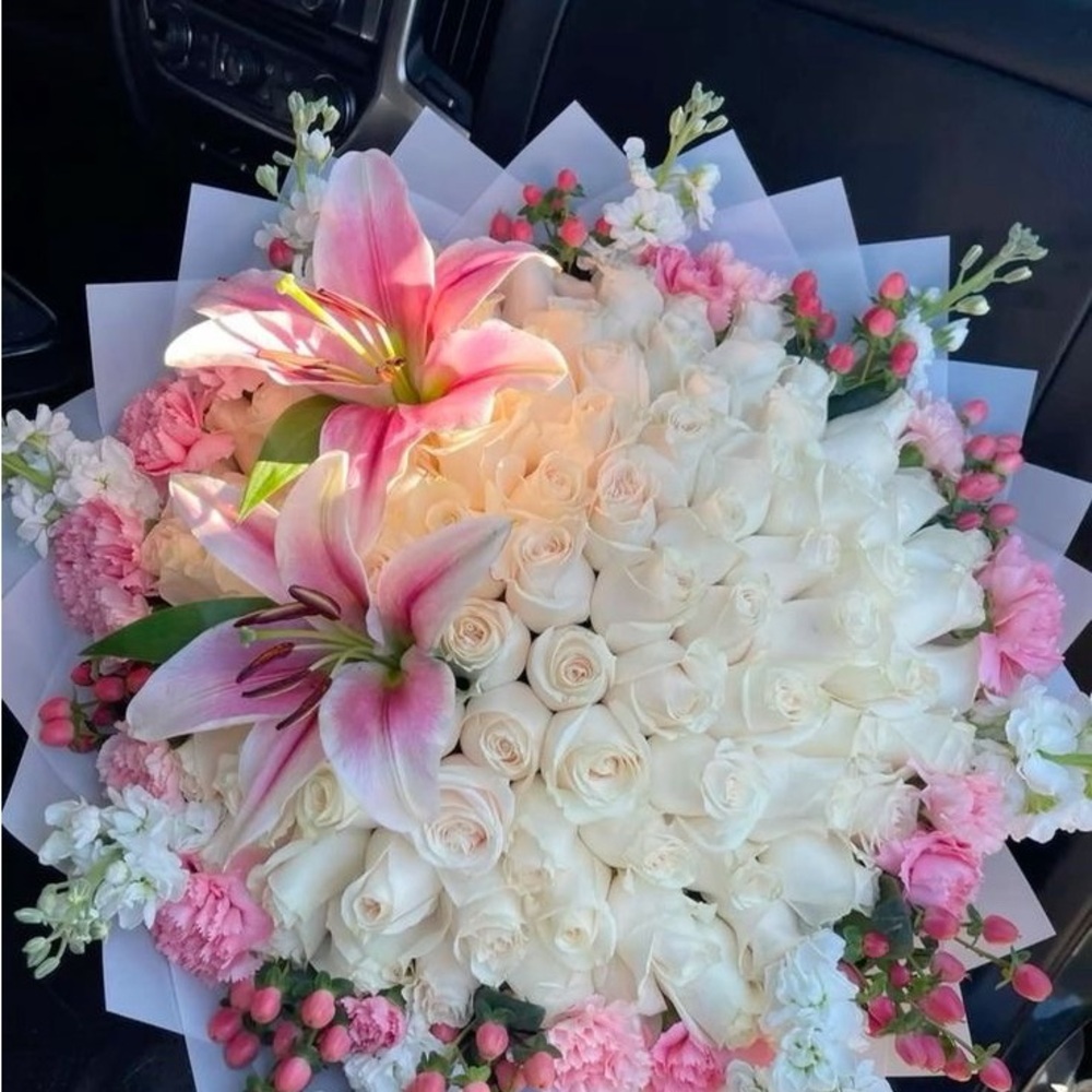Elegant White and Pink Floral Bouquet